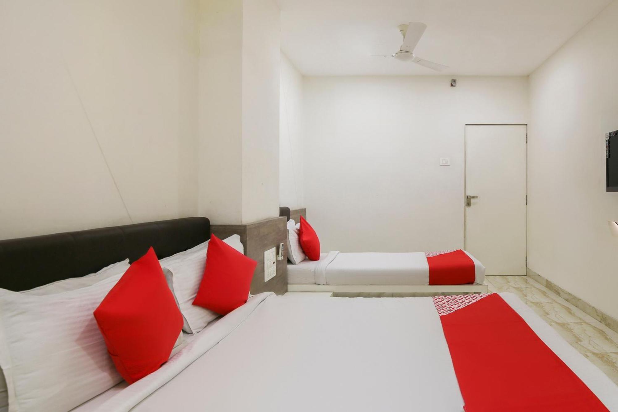 Hotel O Shiv Vatika Banquet & Rooms Bhatha Exterior foto